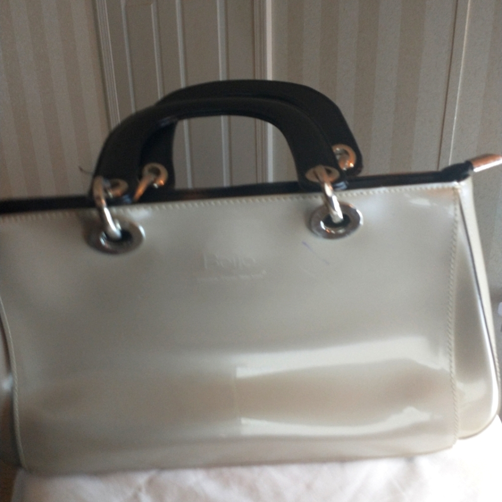 Beijo tan purse